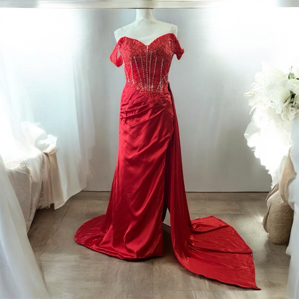 Size 6 Stunning Red sequin floral applique Off-Shoulder Prom formal Gown